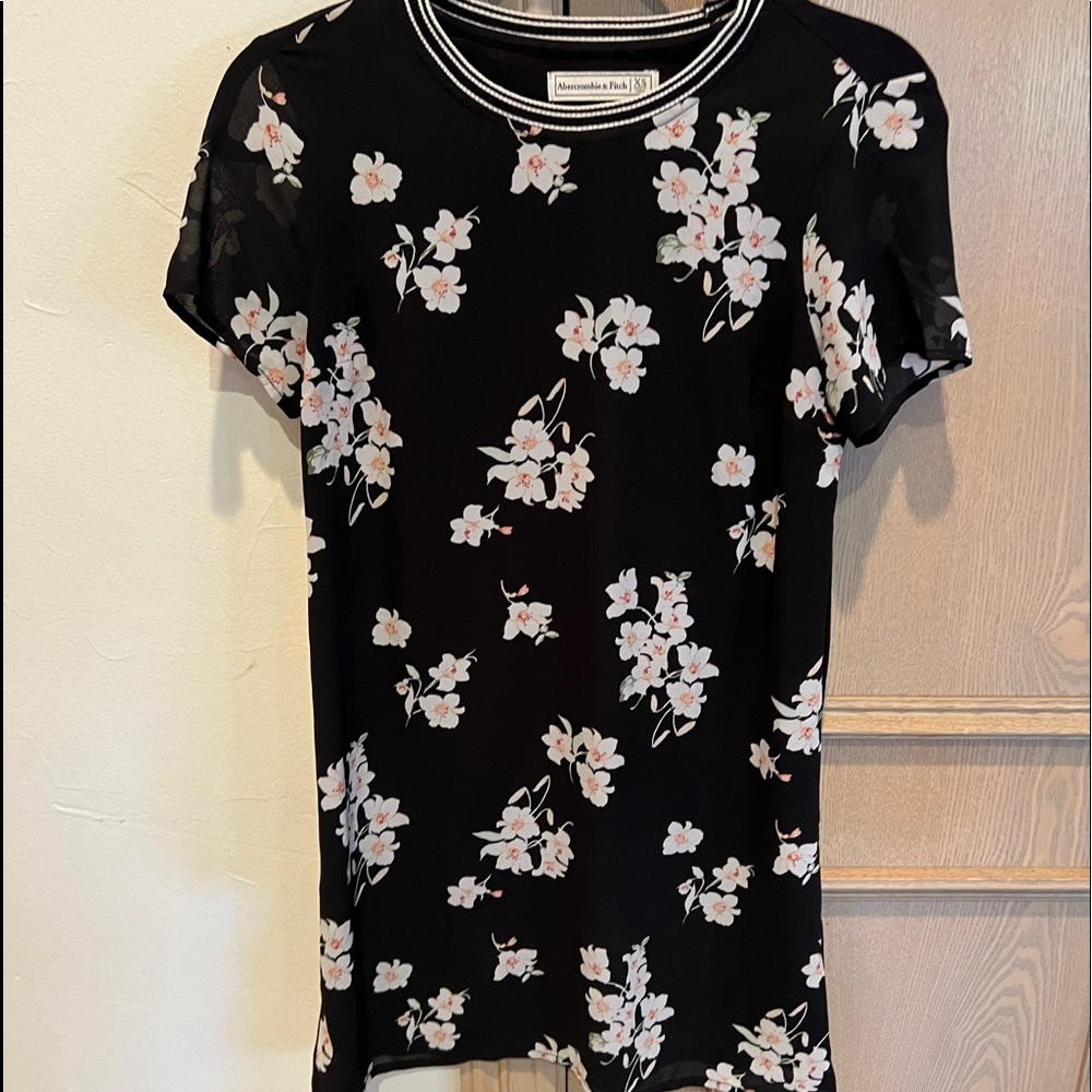 Abercrombie and Fitch T-shirt dress floral